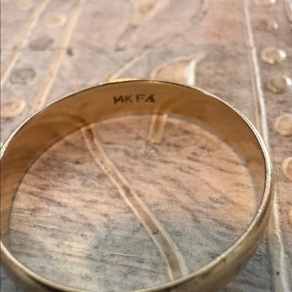 14 K wedding band size 9 - Picture 5 of 5